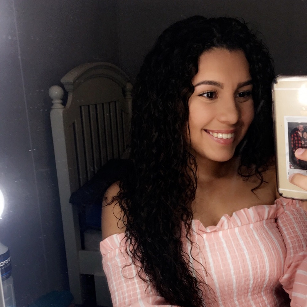 Meet your Posher, Vanessa